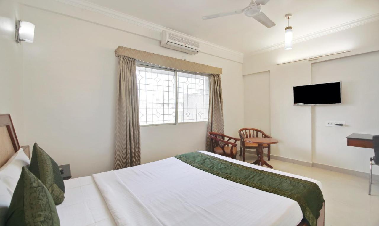 Treebo Trend President Suites Bangalore Exterior foto